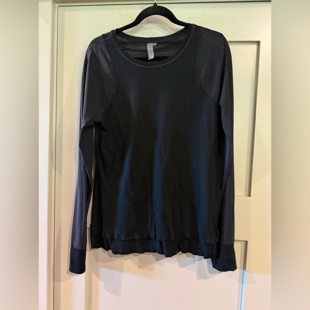 Sweaty Betty Breeze Merino Perforated Long Sleeve Running Tee - Black. WM. - Picture 12 of 14